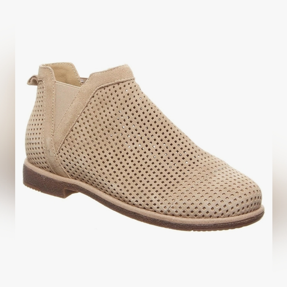 NWOT ☆ BearPaw Holland Chukka Booties